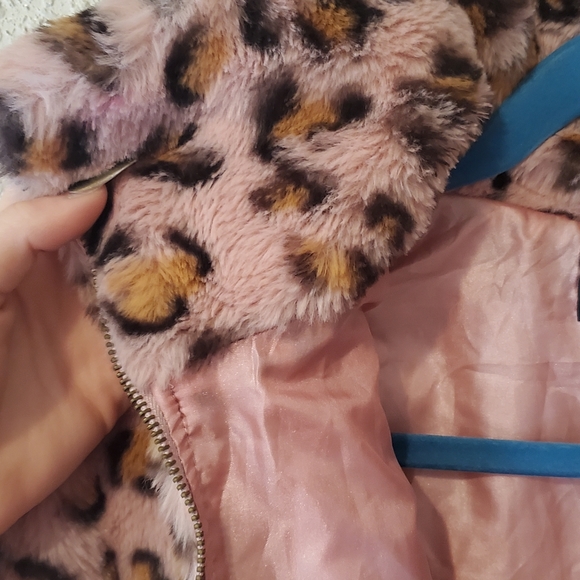 Two PINK Victoria Secret jackets - Picture 16 of 16